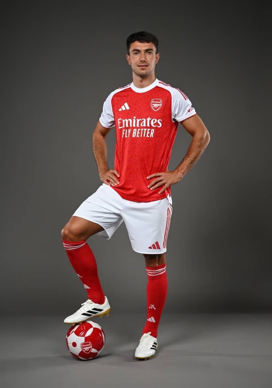 欧冠巅峰对决成主帅保卫战 皇马主场翻身可博胜（欧冠焦点战成帅位保卫战 皇马主场反弹有望胜出）