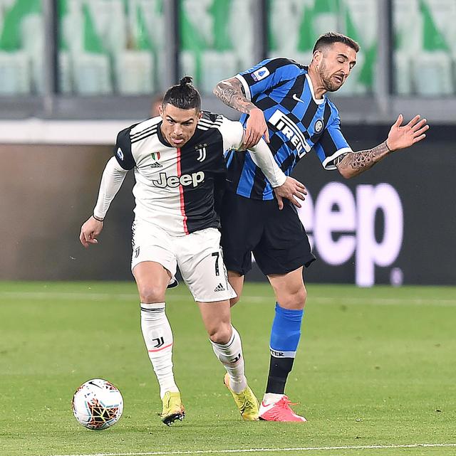 申花出征亚冠：六外援携手出战广岛，斯卢茨基誓言全力以赴（申花远征亚冠：六外援齐上阵对垒广岛，斯卢茨基承诺全力以赴）